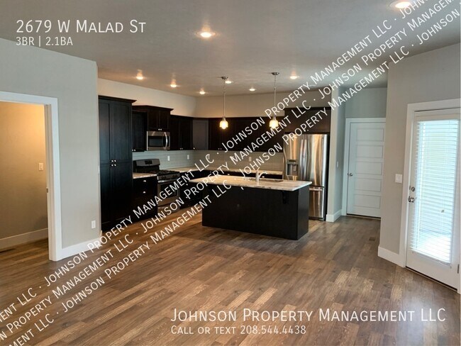 Foto del edificio - Contemporary Nearly New Townhome Near Down...