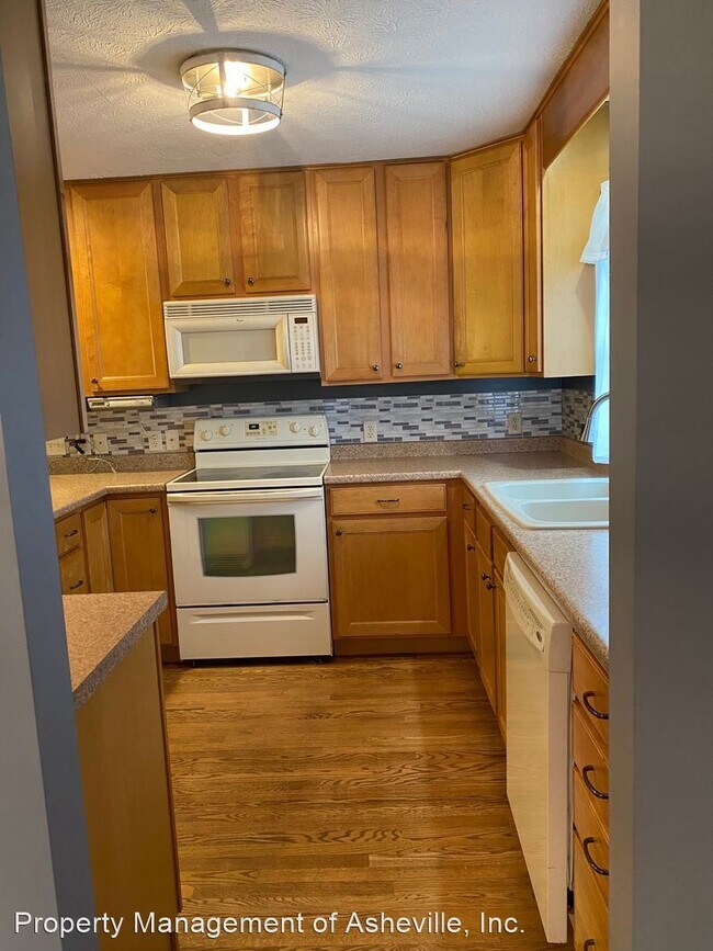 Foto del edificio - 3 br, 2 bath House - 350 Pritchard Rd