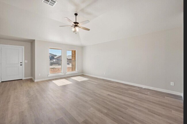 Foto del edificio - PRE LEASING NOW - AVAILABLE 7/14