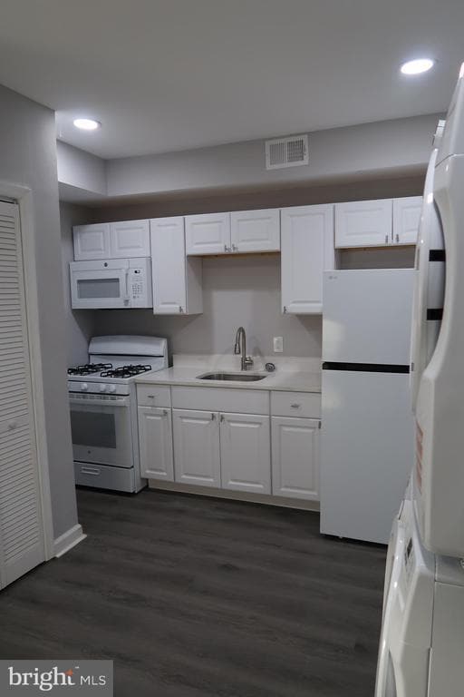 Building Photo - 2833 Brendan Ave