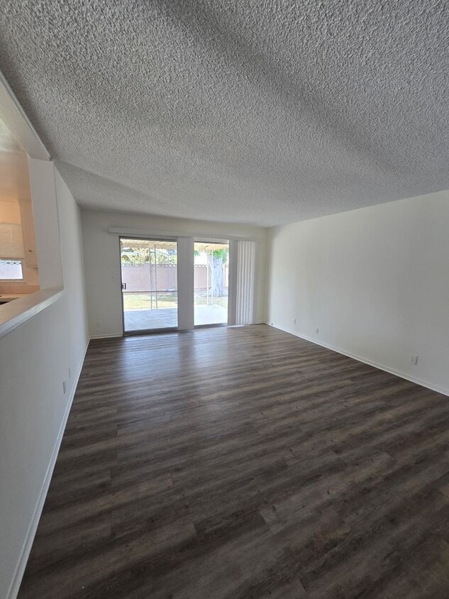BUENA PARK 3 BEDROOM 2 BATH $3,975 (VALL... - BUENA PARK 3 BEDROOM 2 BATH $3,975   (VALL...