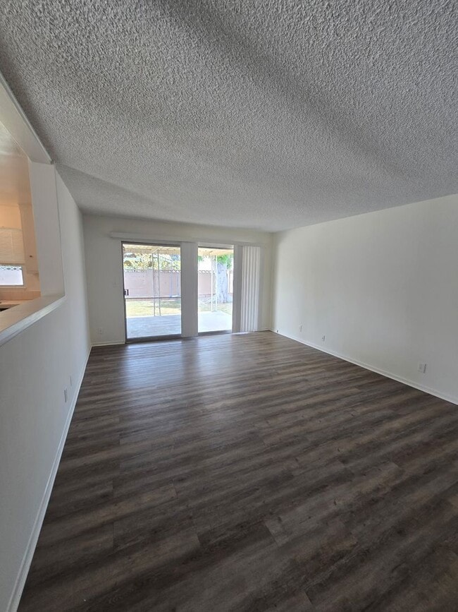 BUENA PARK 3 BEDROOM 2 BATH $3,575 (VALL... - BUENA PARK 3 BEDROOM 2 BATH $3,575   (VALL... House