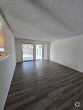 Building Photo - 10453 Miranda Ave
