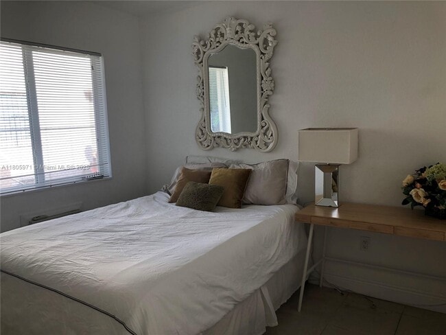 Foto del edificio - 155 NE 59th St
