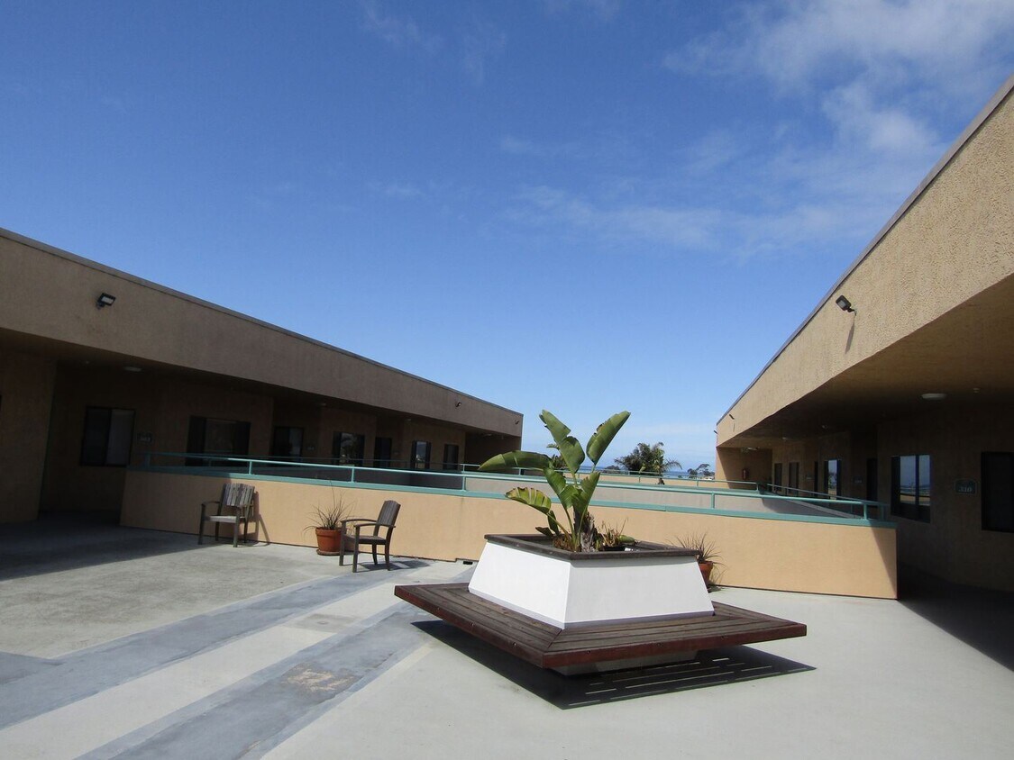 Foto principal - 1 br, 1 bath House - 200 South 13th Street...