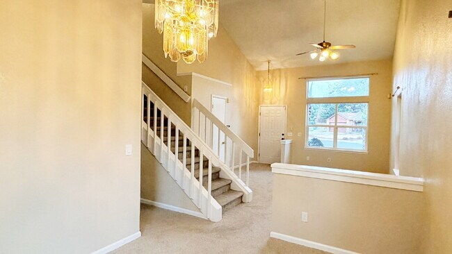 Foto del edificio - Fully Updated 3 Bed 2.5 Bath Home in Quincy Creek! 2 Car Garage in Cherry Creek Public Schools! C...