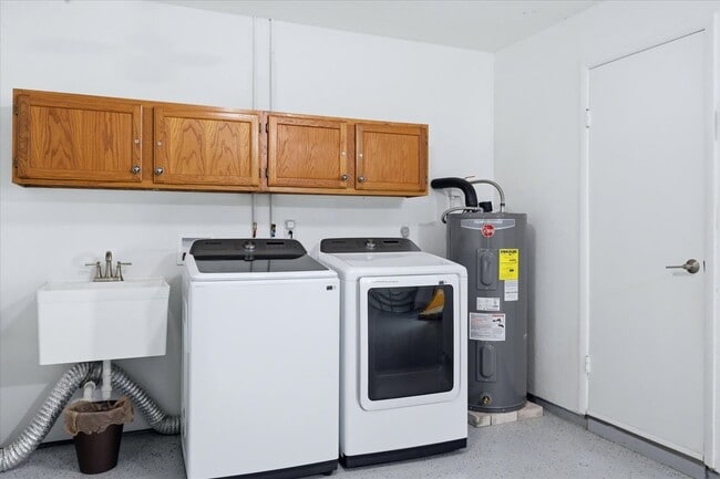Building Photo - 6309 Flamingo Dr