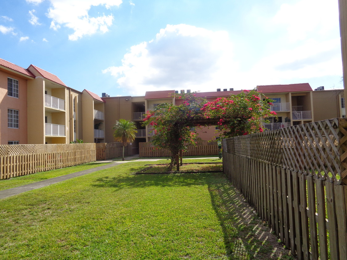Foto principal - 5201 Geneva NW 48th Way