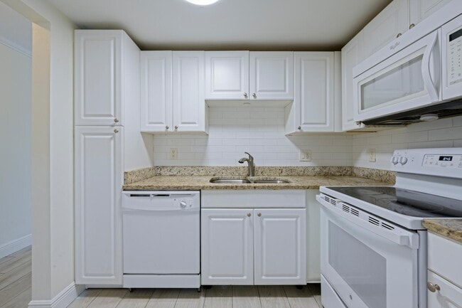 Foto del edificio - 1505 Crescent Cir