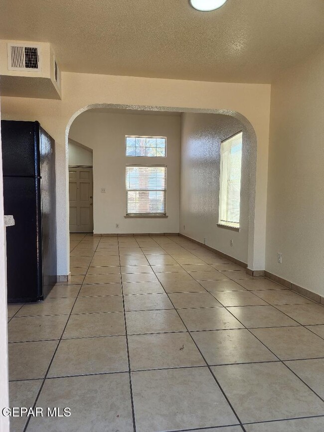 Building Photo - 10497 Valle del Mar Dr
