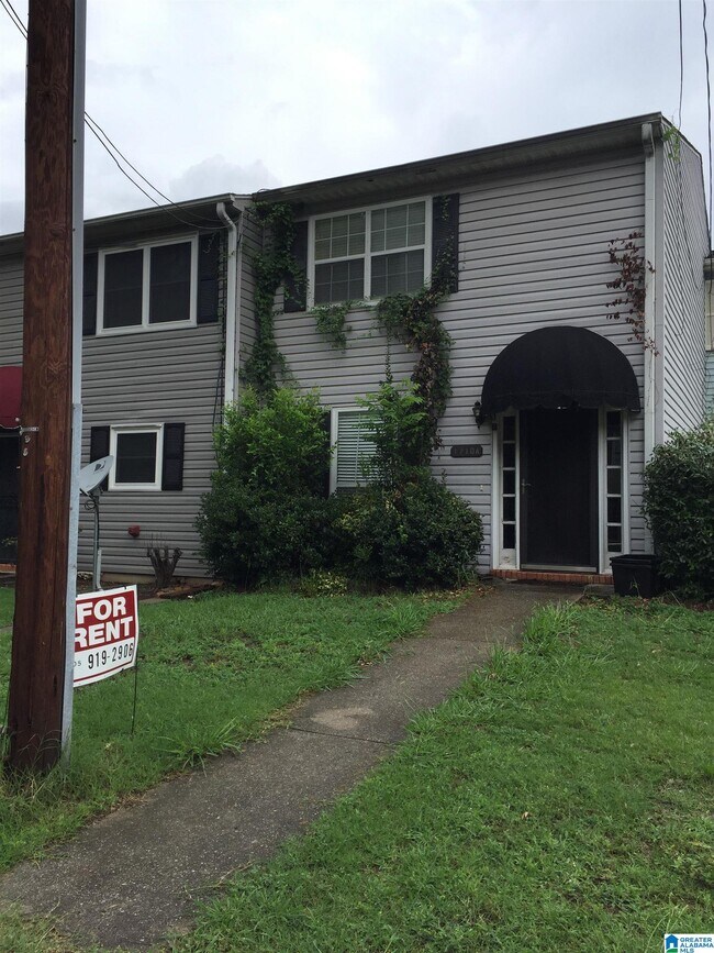 Building Photo - 1710 14th Terrace S