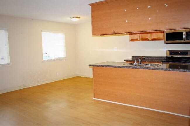 Foto del edificio - 2320 Peach Ave