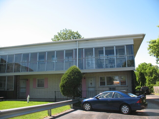 Foto del edificio - 5629 Saint Charles Rd
