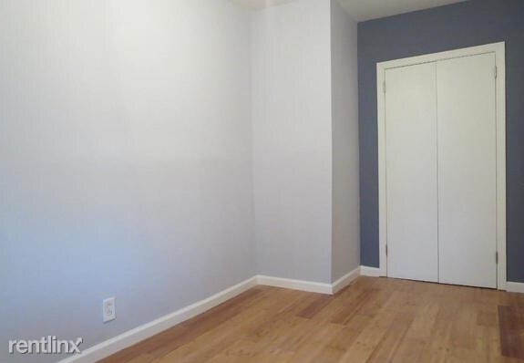 Building Photo - 389 Monroe St