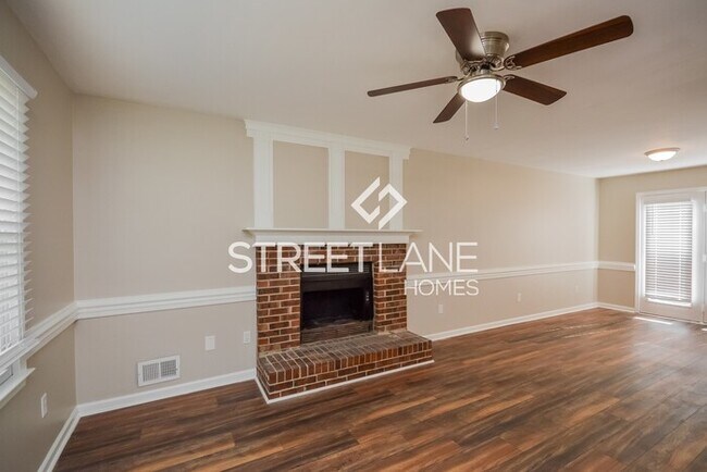 Foto del edificio - NOW OFFERING FIRST FULL MONTH FREE!