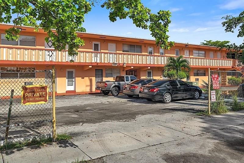 Foto principal - 19000 NE 3rd Ct