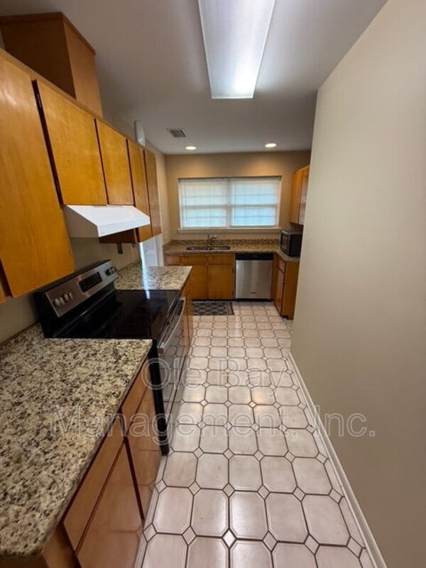 Foto del edificio - 22067 Stoddard Ave