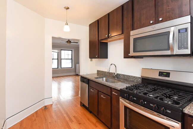 Building Photo - 4746 S Woodlawn Ave