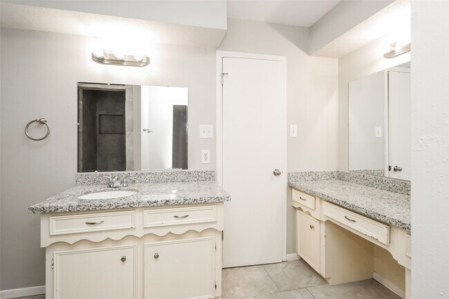 Foto del edificio - 647 Mosswood Dr