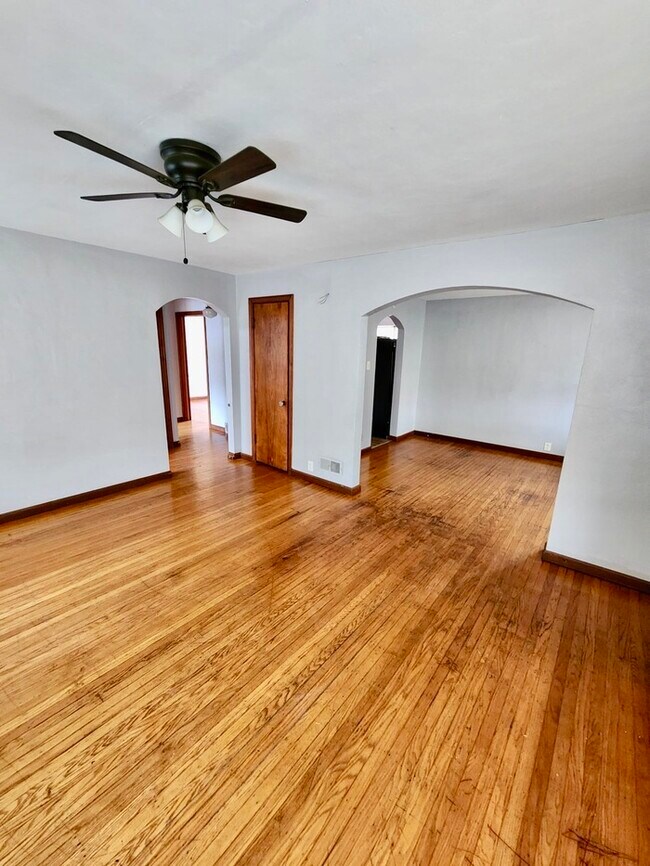Foto del edificio - Beautiful brick 2 bedroom