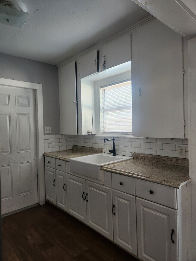Muebles de cocina - 2927 38th Ave N