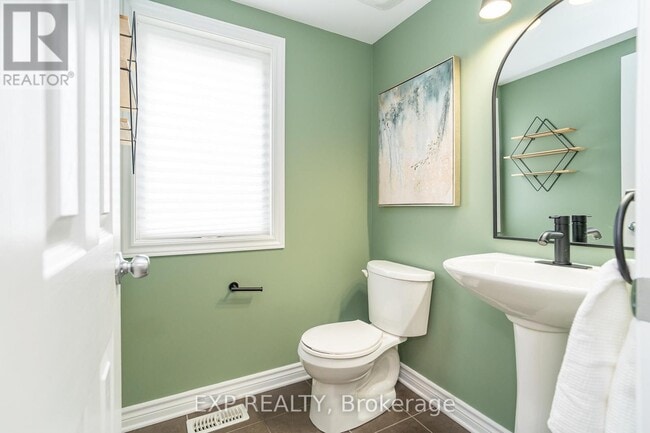 Building Photo - 3545 Woodroffe Ave
