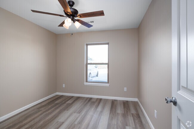 2 habitaciones, 2 baños - 1,226 pies cuadrados - Habitación - Autumn Leaf Apartment Homes