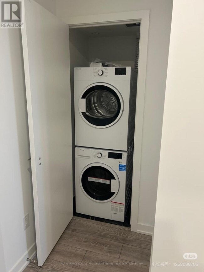 Photo du bâtiment - 1100 Sheppard Ave W