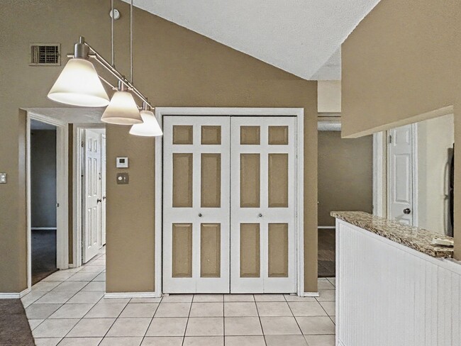 Building Photo - S276-Starcrest