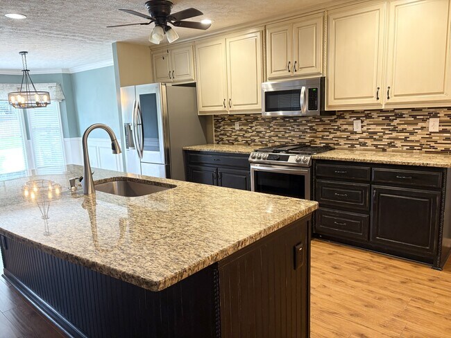 Building Photo - 501 Hearthstone Ridge