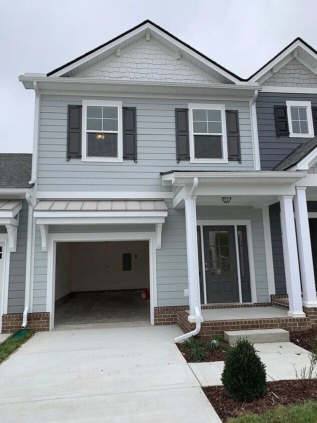 Foto principal - 2043 Orangery Dr