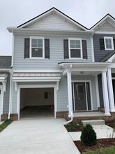 Building Photo - 2043 Orangery Dr