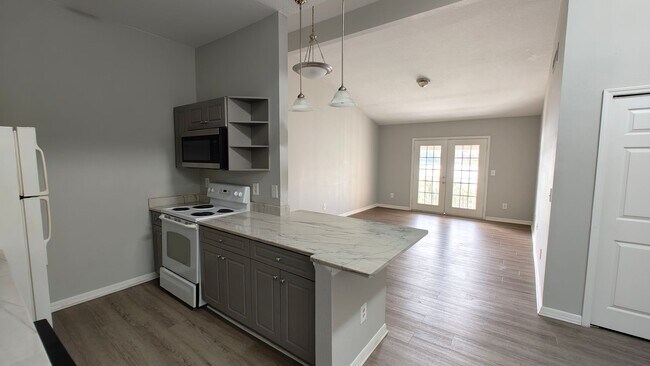Building Photo - Lakefront Condo in Altamonte Springs