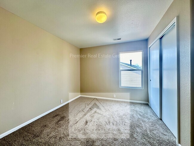 Building Photo - 1227 White Stone Way