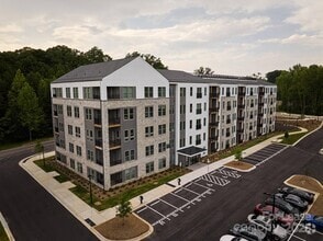 Building Photo - 9132 Senator Royall Dr