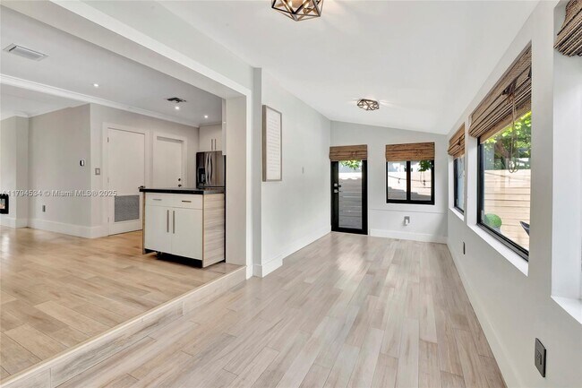 Foto del edificio - 2415 SW 21st Ter