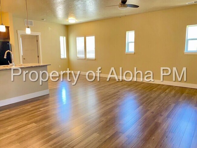 Foto del edificio - 3566 E Grand Forest Dr