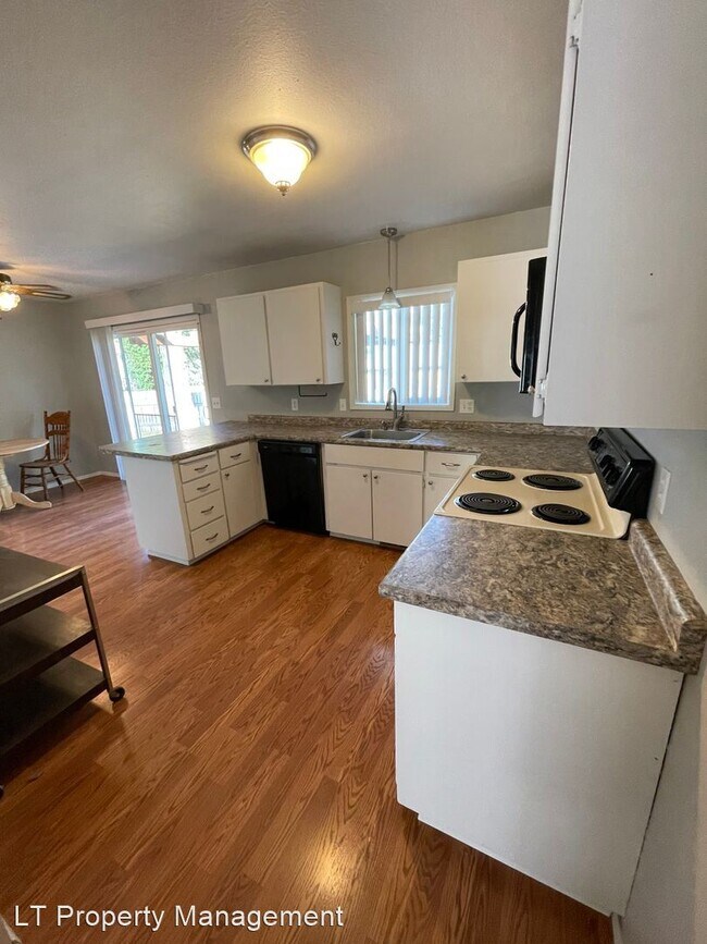 Building Photo - 4 br, 3 bath House - 3302 N 19th St