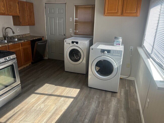 Foto del edificio - 2 bedroom House for Rent - Lake Station