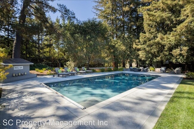 Building Photo - 4 br, 3.5 bath House - 90 McCormick Lane