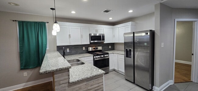 Building Photo - 2331 Feliciana St