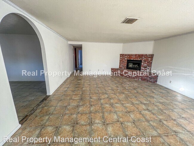 Foto del edificio - 3 br, 2 bath House - 819 Casals Drive
