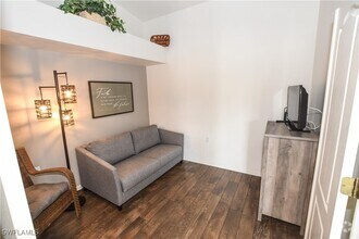 Building Photo - 10420 Wine Palm Rd