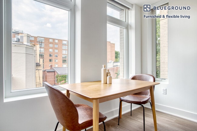 Foto del edificio - 1772 Church St NW