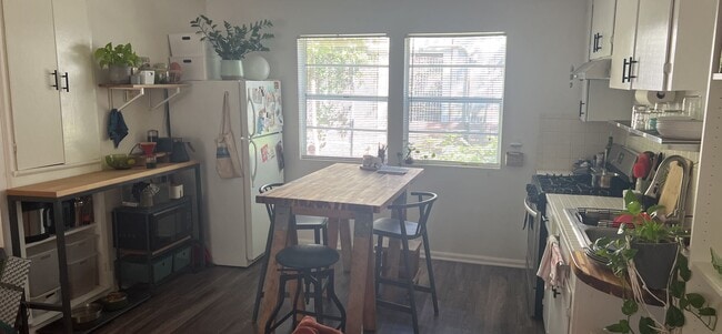 Foto del edificio - 1 bed Hyde Park Area home