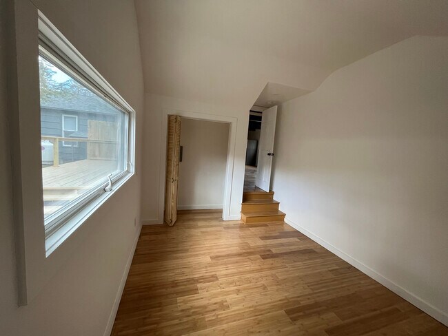 Foto del edificio - 211 Tinker St