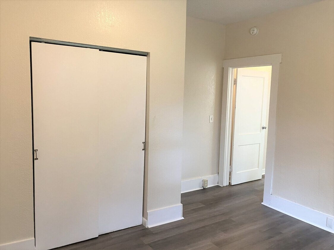 Foto principal - HUGE Dade City 3BR/1BA/1 Car Garage Home w...