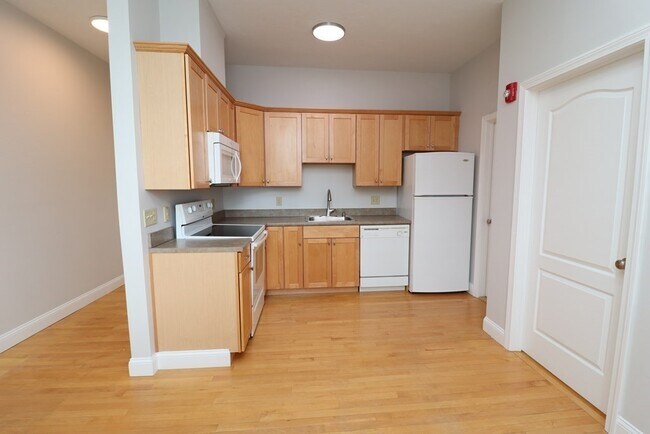 Building Photo - 25 High St