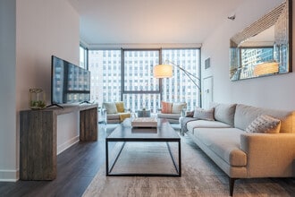 Building Photo - 251 W Hubbard St