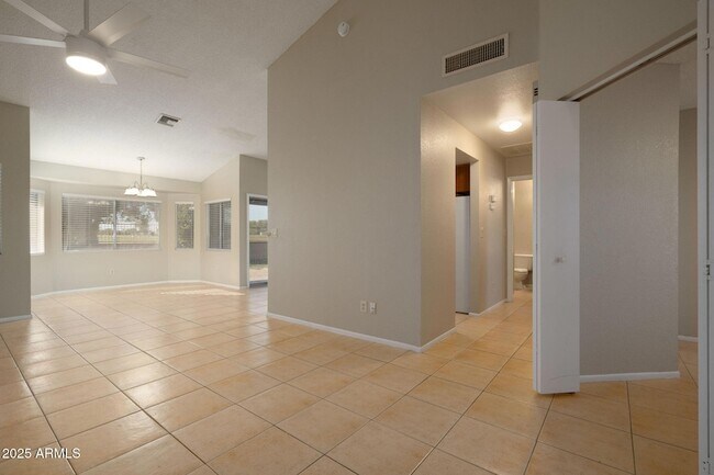 Foto del edificio - 8158 N 104th Ave